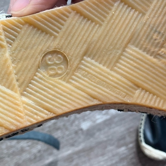 Saks Fifth Avenue leather espadrilles. FLAWED - Picture 8 of 10